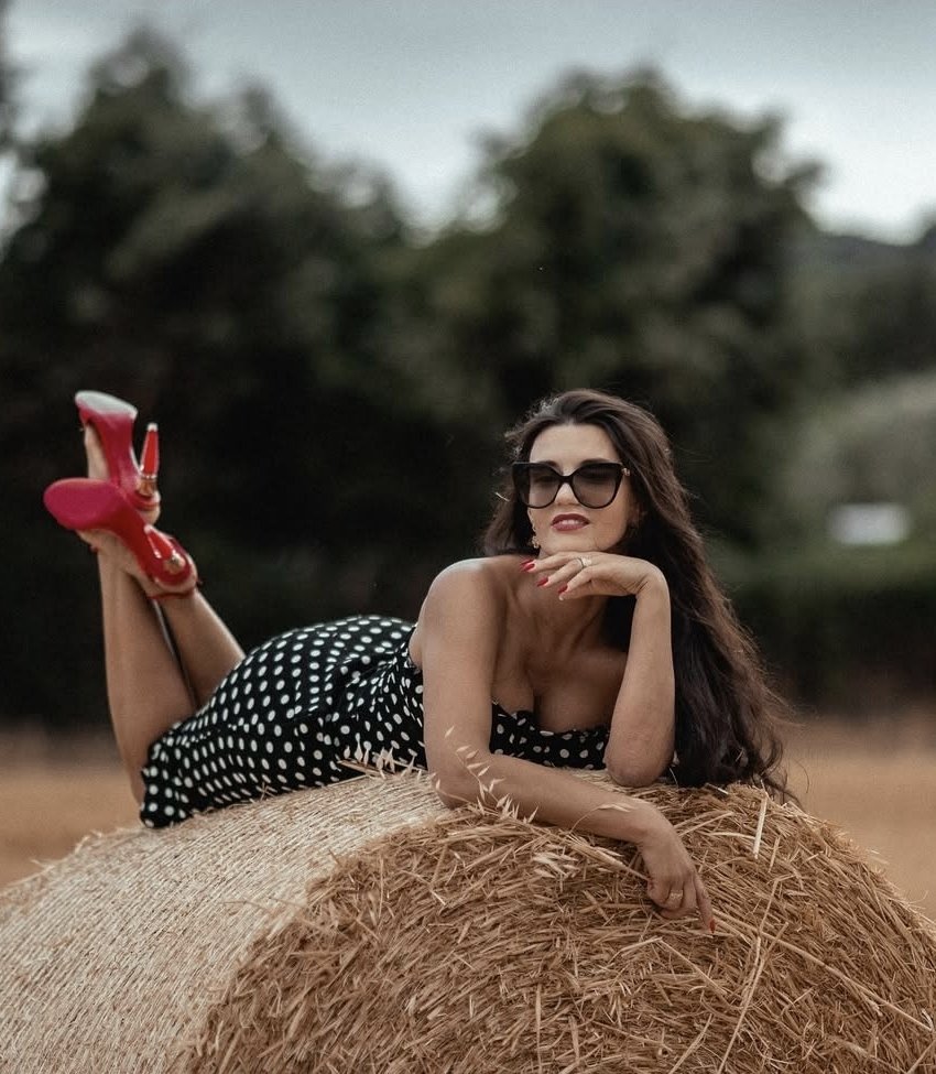 #BuenosDiasATodos 🤗🌹
#FelizDomingo a #ti 🥰🎶

El cuerpo necesita descansar 
La mente paz y
El ❤️ alegrías 
#Domingodeplaceres ☕️🍫🍿🍰🍭🍎