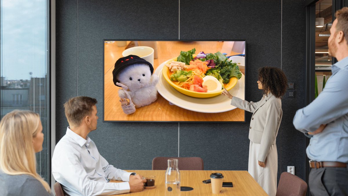 これが近年流行りの『ぬい活』と呼ばれるものです。
ぬいぐるみと食事や風景を撮る行為が頻繁に見られます。

#ぬい撮り