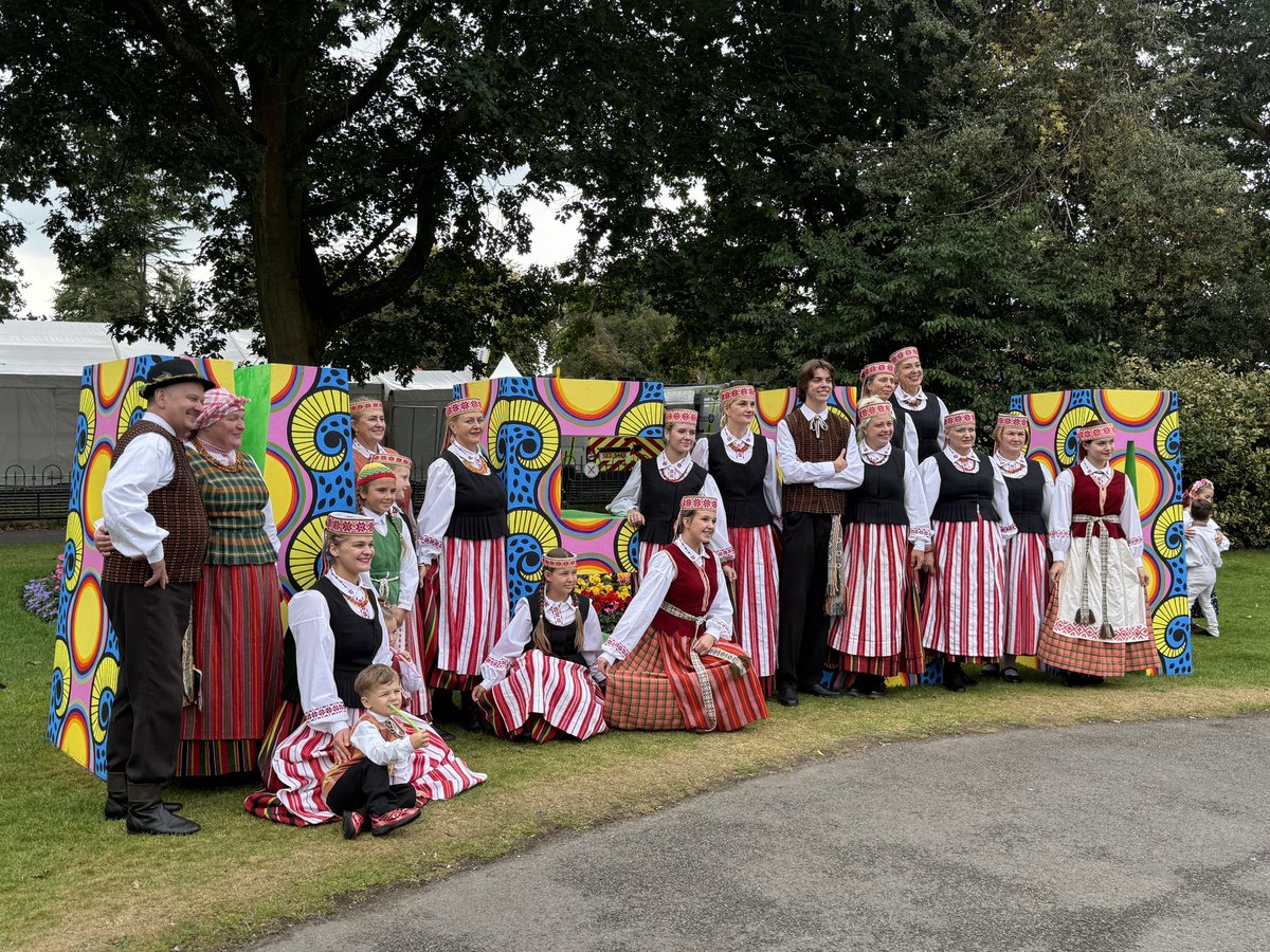 Tracy Kelly (@tracybelfast1) on Twitter photo Belfast Mela Festival has <a href="/botanicgardens/">botanicgardens</a> in full swing
Brilliant celebration of colour, music, dance and culture โค๏ธ๐๐๐๐๐งก
Well done to <a href="/artsekta/">Arts Ekta</a> ๐๐ป 19th year and growing
Attending with my colleagues ๐
<a href="/sbunting_/">Cllr Sarah Bunting</a> <a href="/PamCameronDUP/">Pam Cameron MLA</a> Belfast Mela Festival has <a href="/botanicgardens/">botanicgardens</a> in full swing
Brilliant celebration of colour, music, dance and culture โค๏ธ๐๐๐๐๐งก
Well done to <a href="/artsekta/">Arts Ekta</a> ๐๐ป 19th year and growing
Attending with my colleagues ๐
<a href="/sbunting_/">Cllr Sarah Bunting</a> <a href="/PamCameronDUP/">Pam Cameron MLA</a>