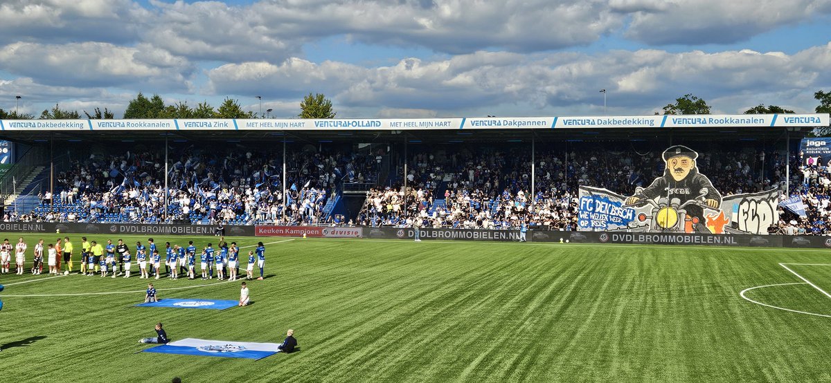 PascalFCDB's tweet image. Come on #fcdenbosch #derbyday #metheelmijnhart @mijnfcdenbosch #DBOTOP #KKD