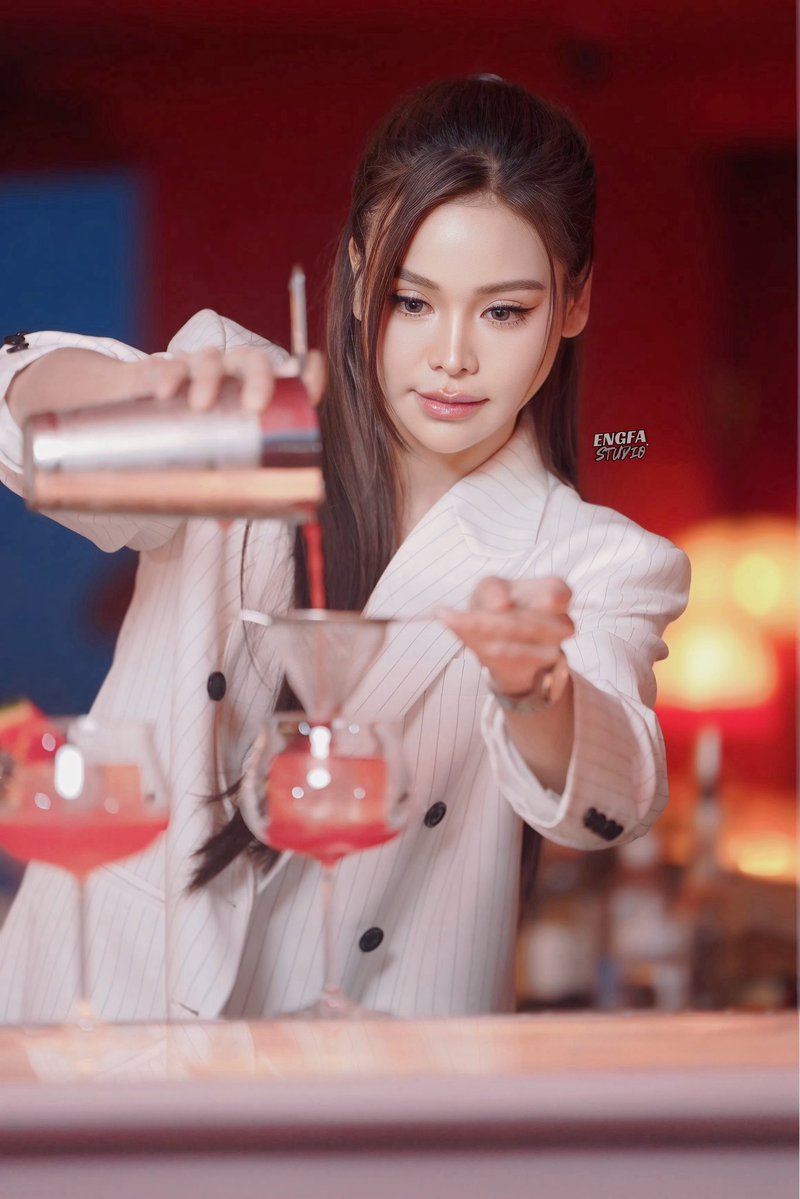engfastudio 🧸📷 (@engfastudio) on Twitter photo บาร์เทนเดอร์คนนี้หล่อมาก Mocktial นี้อร่อยมาก🥰🍸🍹
TOUCH ENGFA WITH JULASHERB
#จุฬาเฮิร์บชวนใกล้ชิดENGFA
#อิงฟ้ามหาชน #EngfaWaraha
<a href="/EWaraha/">Engfa Waraha (ตัวจริง)</a> บาร์เทนเดอร์คนนี้หล่อมาก Mocktial นี้อร่อยมาก🥰🍸🍹
TOUCH ENGFA WITH JULASHERB
#จุฬาเฮิร์บชวนใกล้ชิดENGFA
#อิงฟ้ามหาชน #EngfaWaraha
<a href="/EWaraha/">Engfa Waraha (ตัวจริง)</a>