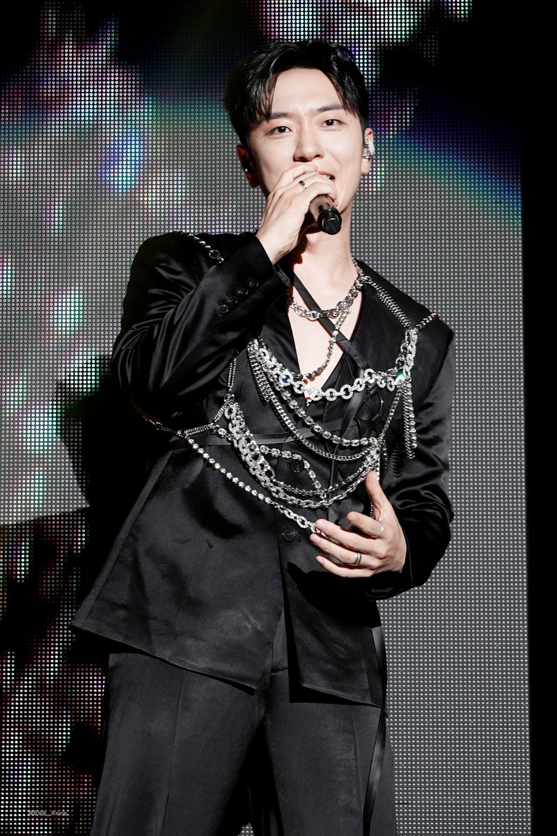 REVE_Fore's tweet image. 250823 THE WAVE  - 대구
#포레스텔라 #forestella #고우림 #kowoorim