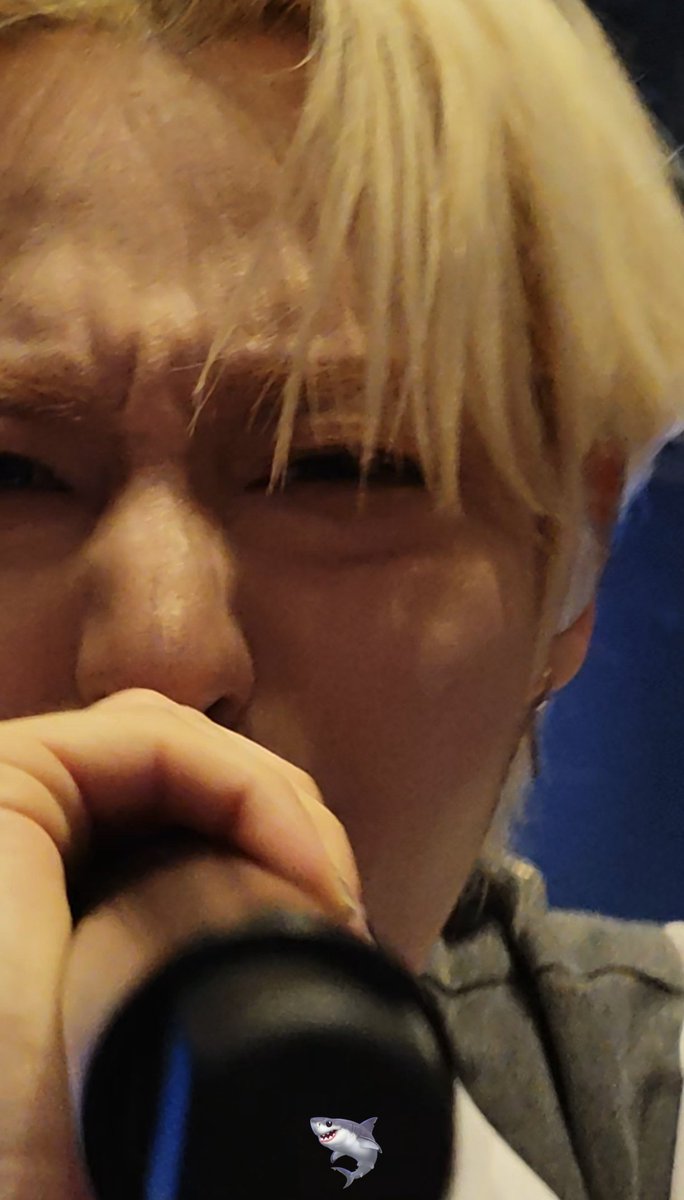 catbreadroll's tweet image. 미국콘 후기: 화눙이는 귀엽고 나는 콘서트 영상 ㅈㄴ못 찍음