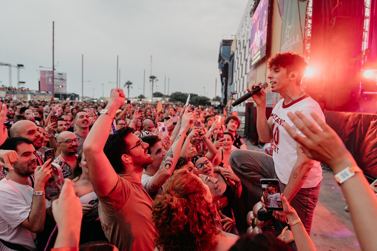 🎉 Miles de ‘coolters’ lo pasan en grande en la jornada más juguetona de Cooltural Fest en el Recinto.
😍 Amaia y Carolina Durante volvieron a compartir tema en una noche con Love Of Lesbian, Siloé, Maldita Nerea, Veintiuno...
#AlmeriaEnFeria #AlmeriaEsCultura <a href="/aytoalm/">Ayuntamiento de Almería</a> @windcruz