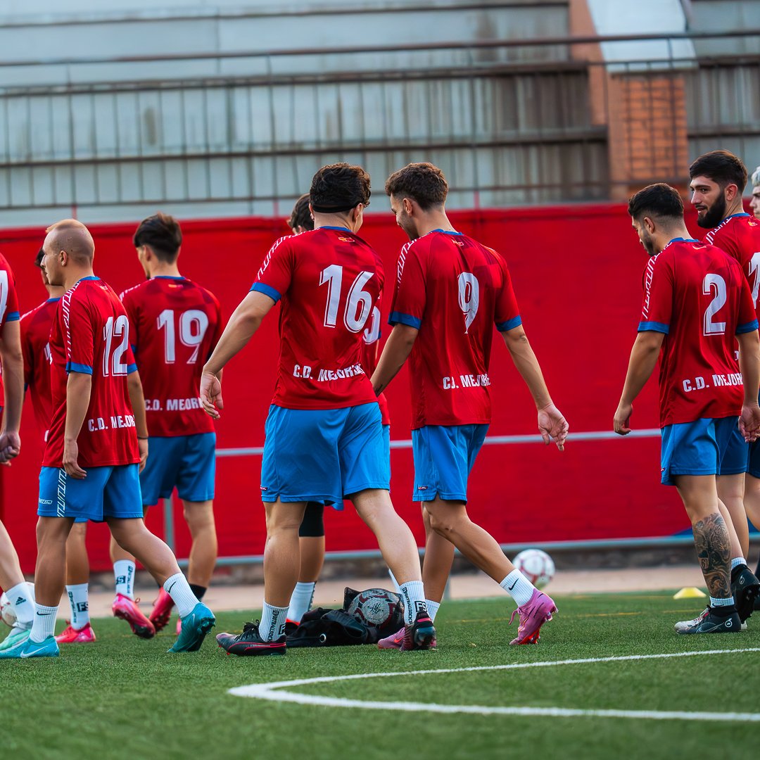 mejoreno's tweet photo. 𝗣𝗥𝗜𝗠𝗘𝗥 𝗘𝗤𝗨𝗜𝗣𝗢

🏃🏽‍♂️Primera semana de entrenamientos completada ✅

🗓️ El martes volvemos a los entrenamientos 

#Amoraunoscolores 𝒅𝒆𝒔𝒅𝒆 𝟏𝟗𝟐𝟗 ❤️💙 https://t.co/wjV5NgZKZf