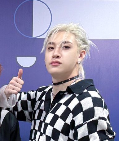 sana_stay_kira's tweet photo. 방찬에게
약속 지켜줘서 고마워요
약속한 5월부터 기다리고 있었어
방찬 모습이 보이면 꼭 확인했거든요
오늘 머리를 묶은 모습을 보고
가슴이 뿌듯하졌어
너무너무 예쁘고 멋지고 다 아름답고….
정말 정말 고마워요
#BangChang
#StrayKids #스트레이키즈 https://t.co/ogRLeM3Mwk