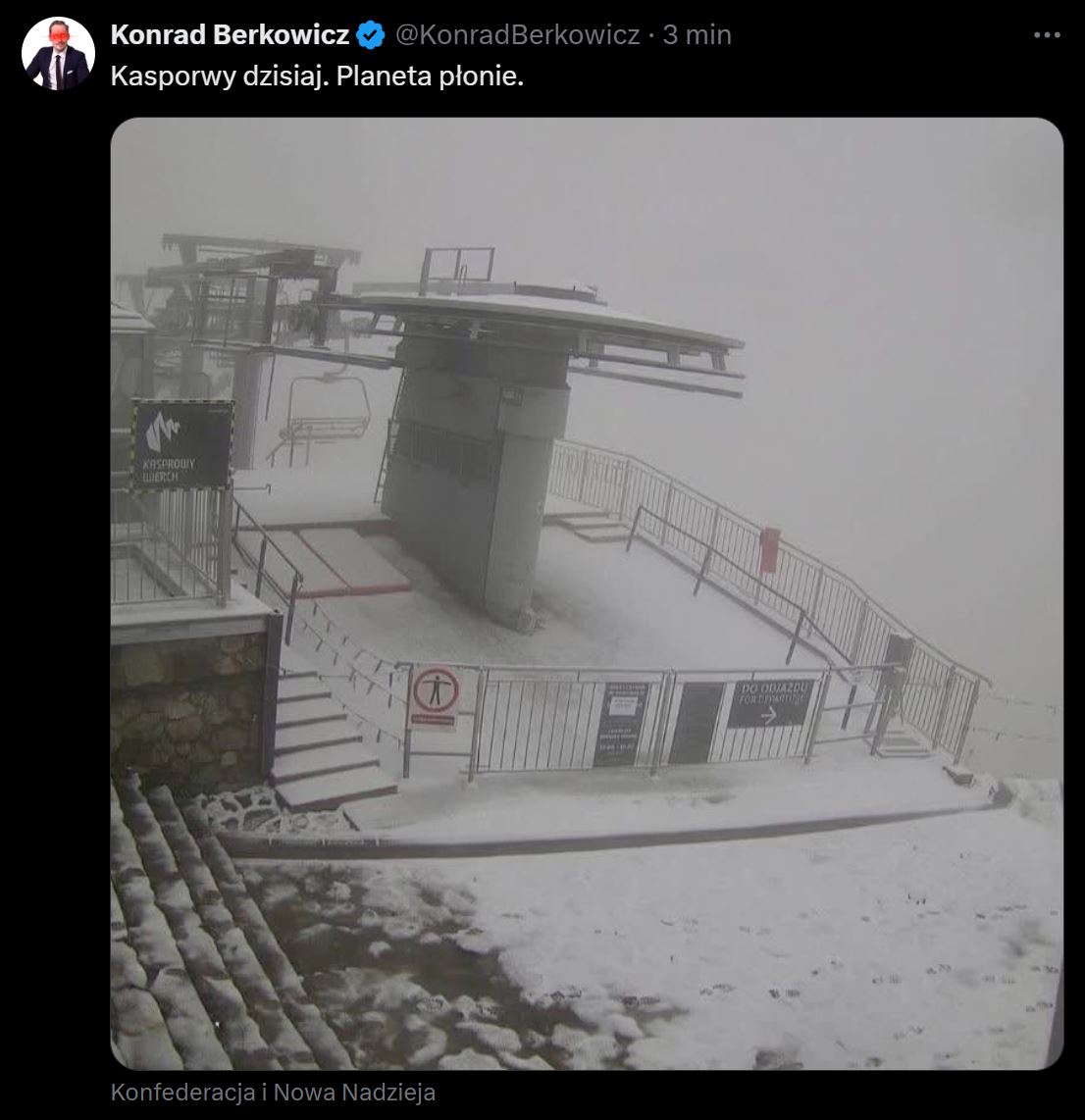 Nocny Pingwin (@nocny_pingwin) on Twitter photo Zmian klimatu nie ma, ponieważ w górach spadł śnieg. Inflacji nie ma, bo kupiłem w kerfie batona w promocyjnej cenie. Dzień jak co dzień, dzień po dniu, wciąż się dzieje życia cud. Zmian klimatu nie ma, ponieważ w górach spadł śnieg. Inflacji nie ma, bo kupiłem w kerfie batona w promocyjnej cenie. Dzień jak co dzień, dzień po dniu, wciąż się dzieje życia cud.