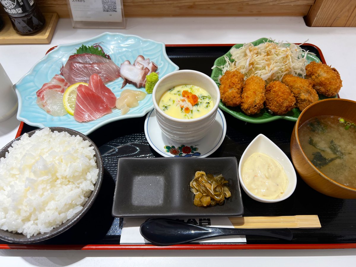 OVkzg3ofiRrEm1B's tweet image. #糸島食堂
#海鮮丼じゃないけど
#10時半に入れた