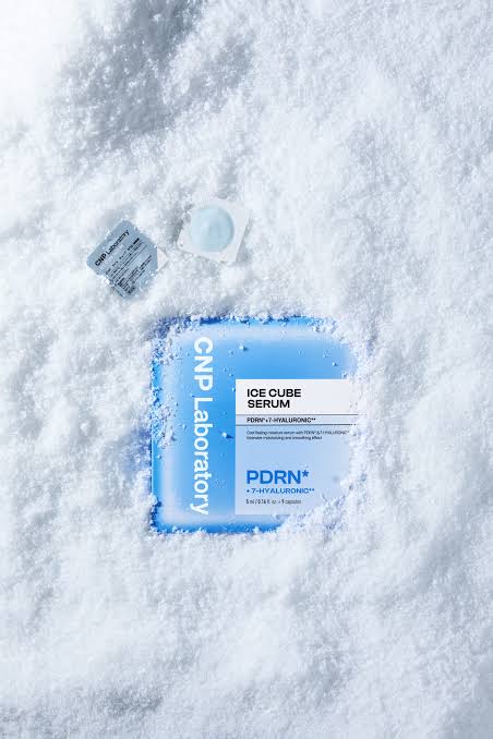 CNP x Yodobloom キャンペーン開

催!

8/25(月)~8/31(日)の1週間限定

Yodobloom池袋店でしか体験できない、 スペシャルイベントをお見逃しなく!

EVENT1:体験特典

ここでしか試せない! 話題のCNP アイスキューブセラムを体験

体験後、
公式Instagram⬇

@cnpcosmetics_jp または <a href="/yodobloom/">Yodobloom/ヨドブルーム【公式】</a>