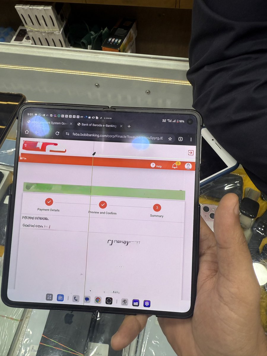 UBelawala's tweet image. @OnePlus_IN @OnePlusSupport
Extremely disappointed! inner display got a tiny black dot &amp;amp; line, no damage, even bought extended warranty. service center still denied free repair!
Why can Samsung &amp;amp; Vivo give 1-time free screen replacement, but OnePlus can’t?
#OnePlusFail #Foldable