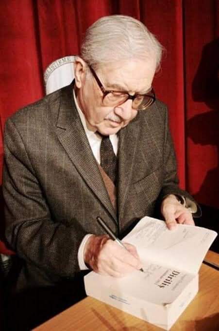 Diriliş/Turgut Özakman'dan 

Düşünsene;
Köydesin. 
Tarlada uğraşıyorsun.
Gazetelerden Yunanlıların Ege' yi işgal ettiklerini okuyorsun.

Yaşadığın köye çok uzaktalar. Sana gelene kadar durdurulacaklarını ve köyüne gelemeyeceklerini düşünüyorsun.

iki gün sonra gazeteye