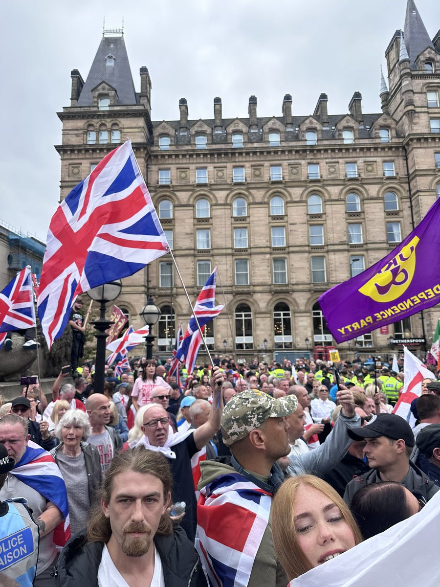TomClark1565949's tweet photo. Cracking day yesterday @UKIP took over Liverpool regardless. We are the party, we are the people. God bless to all involved. #upthetenconi #NickTenconiForPM #TeamWalker #TeamTenconi #LetsTakeOurCountryBack #MassDeportationsNow #SecureOurBordersNow #VoteUKIP #Liverpool #Demo ♥️🇬🇧🏴󠁧󠁢󠁥󠁮󠁧󠁿📣📣📣