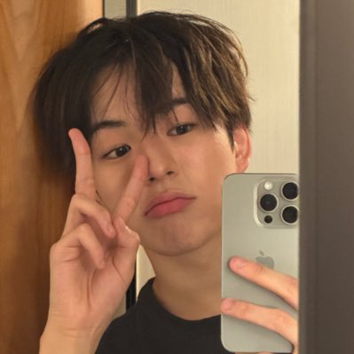 berนีส tweet media