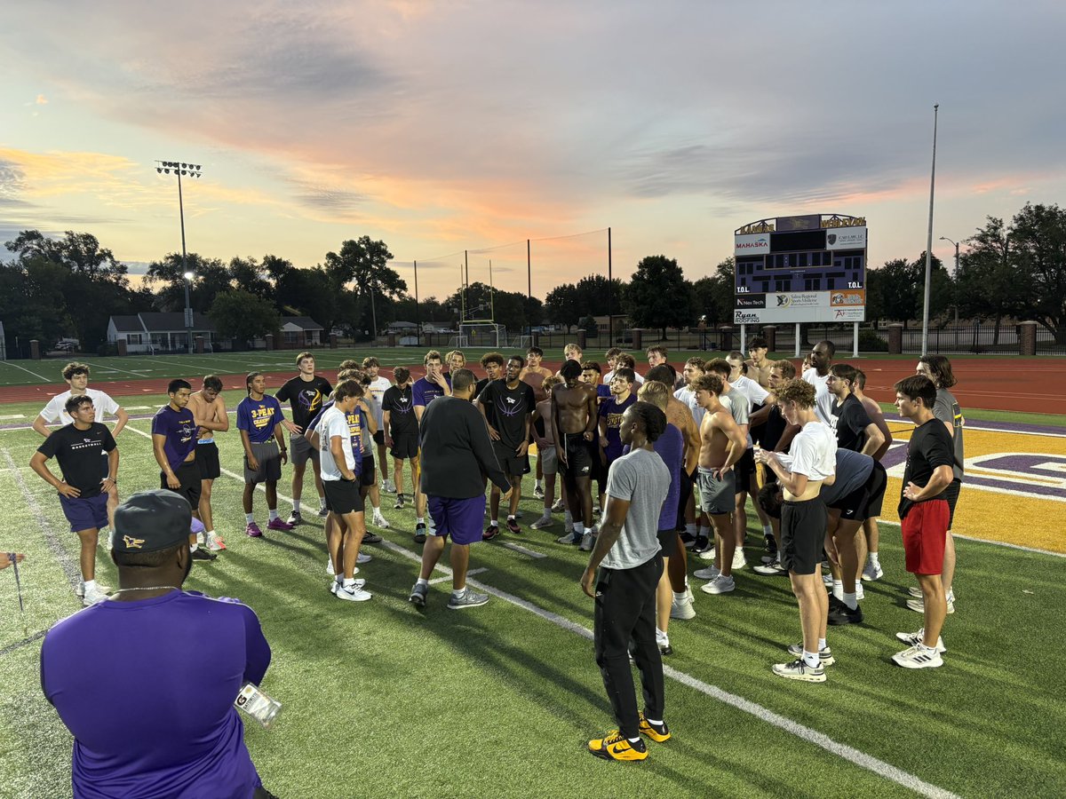 Coyote Basketball tweet media