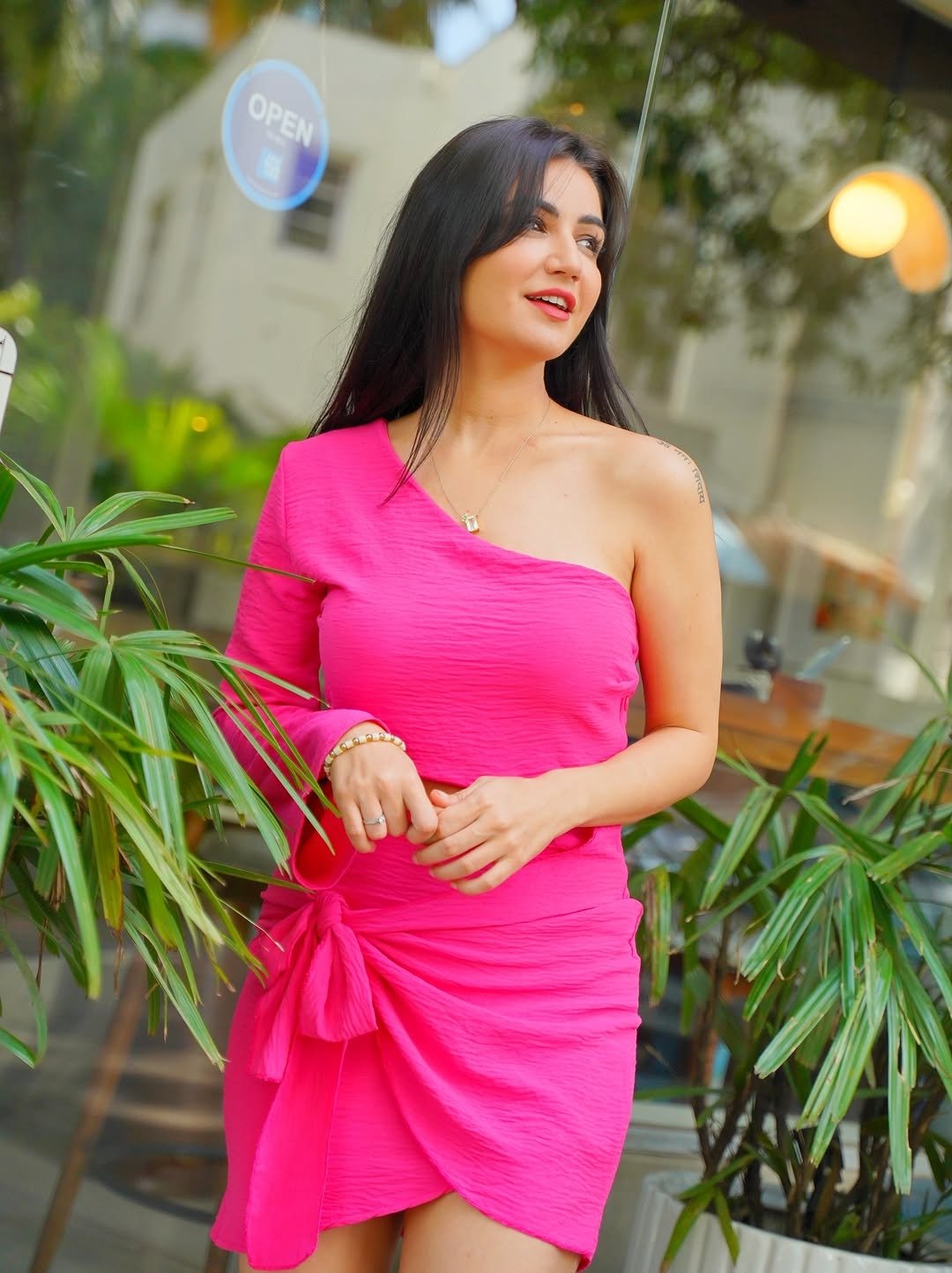 GzHeogaaYAAWMSY?format=jpg&name=large