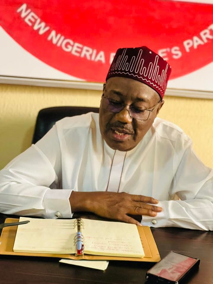 The 44 Local Government Chairpersons of Kano State, under the leadership of ALGON Chairperson Hajiya Sa’adatu Soja, paid a courtesy visit to the National Headquarters of (NNPP) in Abuja. They were received by the party’s leadership under the National Chairman, Dr. Ahmad Ajuji,
