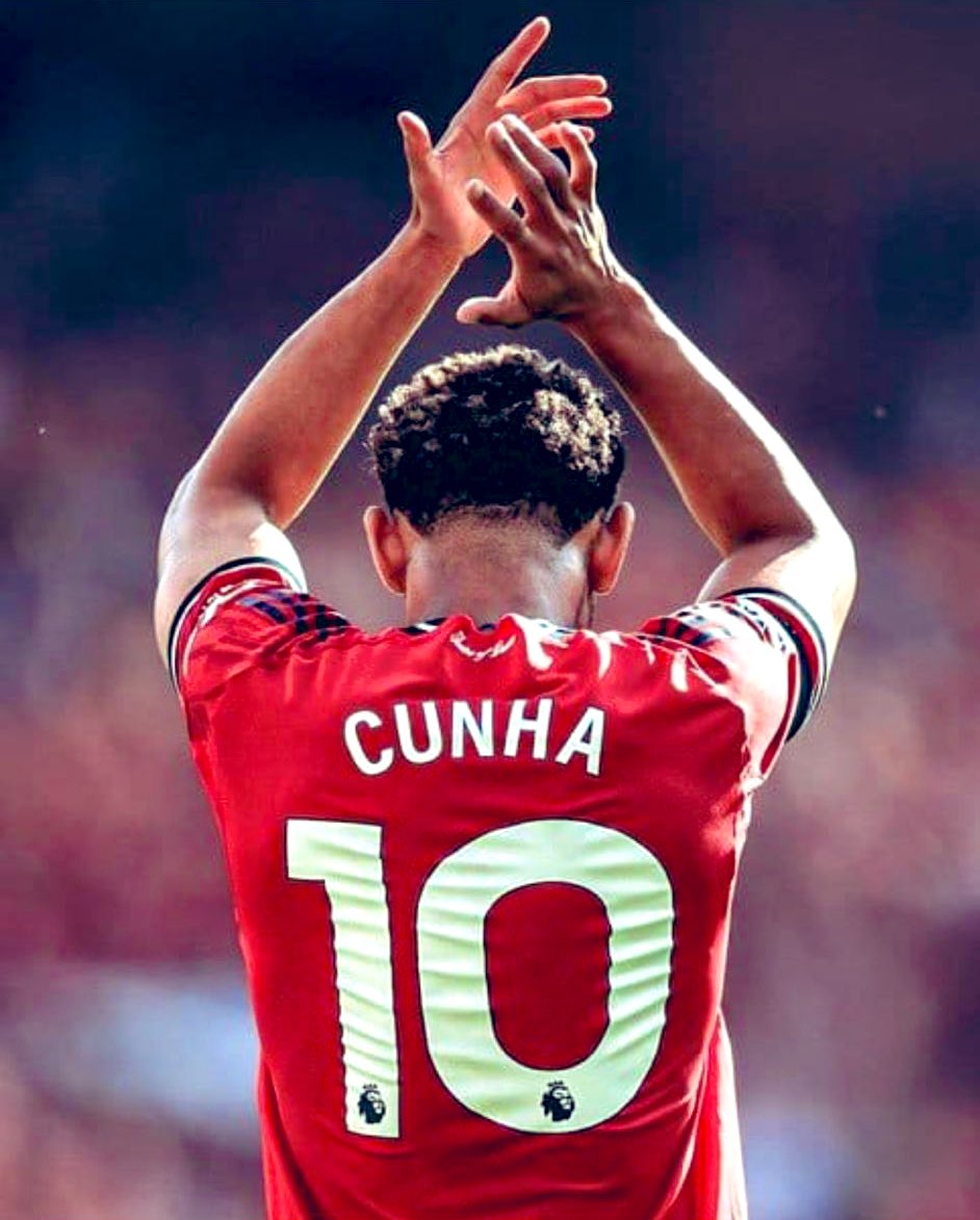 بعد مباراة مان يونايتد وآرسنال، الكل تكلم عن الأداء، لكن المهاجم ماتيوس كونيا قالها بصراحة:

"مو مهم نلعب حلو ونخسر.. الأهم نفوز حتى لو الأداء أقل."

السؤال لكم:
تفضلون فريقكم يلعب كورة ممتعة ويخسر؟
ولا يفوز حتى لو الأداء سيئ؟
#كرة_القدم #مانشستر_يونايتد #آرسنال