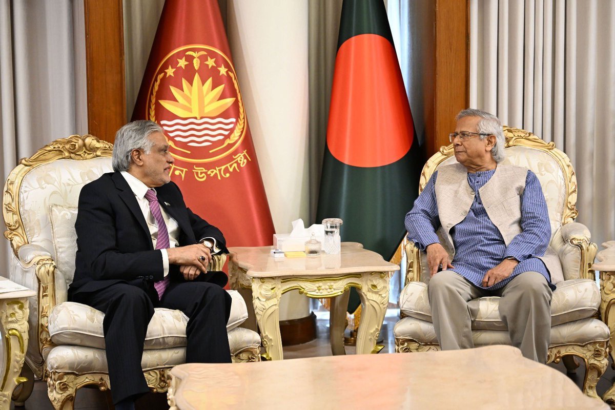 Deputy Premier <a href="/MIshaqDar50/">Ishaq Dar</a> meets Bangladesh’s Chief Advisor Dr Mohammad Yunus.