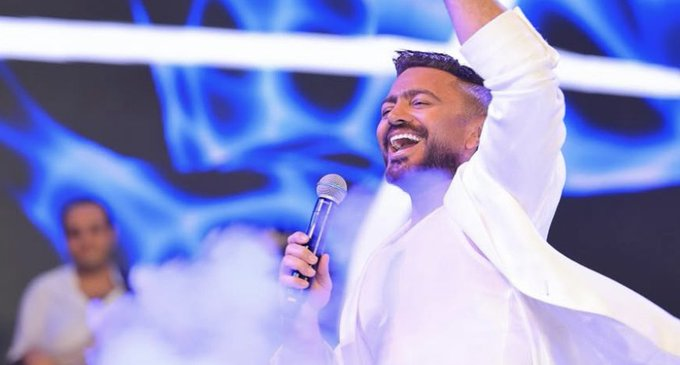 الفنان تامر حسني يحيي حفلاً ضمن فعاليات ليالي مراسي وسط حضور جماهيري كبير وتفاعل مميز مع أغنياته القديمة والجديدة 🎤✨
#تامر_حسني #ليالي_مراسي #حفلات