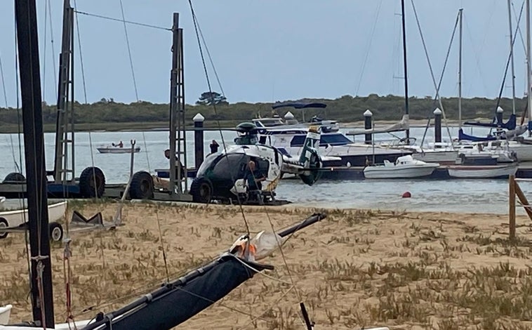 Una operación de la Guardia Civil contra el narcotráfico en el paraje natural de la Flecha del Rompido –o Flecha de Nueva Umbría– en Lepe (Huelva), se ha saldado con al menos tres personas detenidas y la intervención de armas de fuego cortas y largas.

huelva24.com/sucesos/narcot…