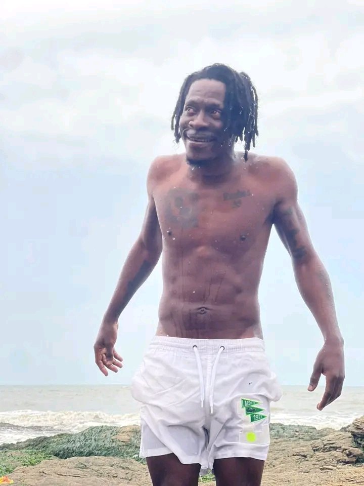 ShattaMathias's tweet image. Shatta Wale Undergoes Spiritual Cleansing After He Was Detained By EOCO,
at the Teshie Next Door Beach Under Direction of The Teshie Gbuglah Mantse, Original Nii Martey Laryea….
#ShattaMathias