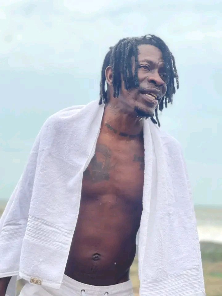 ShattaMathias's tweet image. Shatta Wale Undergoes Spiritual Cleansing After He Was Detained By EOCO,
at the Teshie Next Door Beach Under Direction of The Teshie Gbuglah Mantse, Original Nii Martey Laryea….
#ShattaMathias