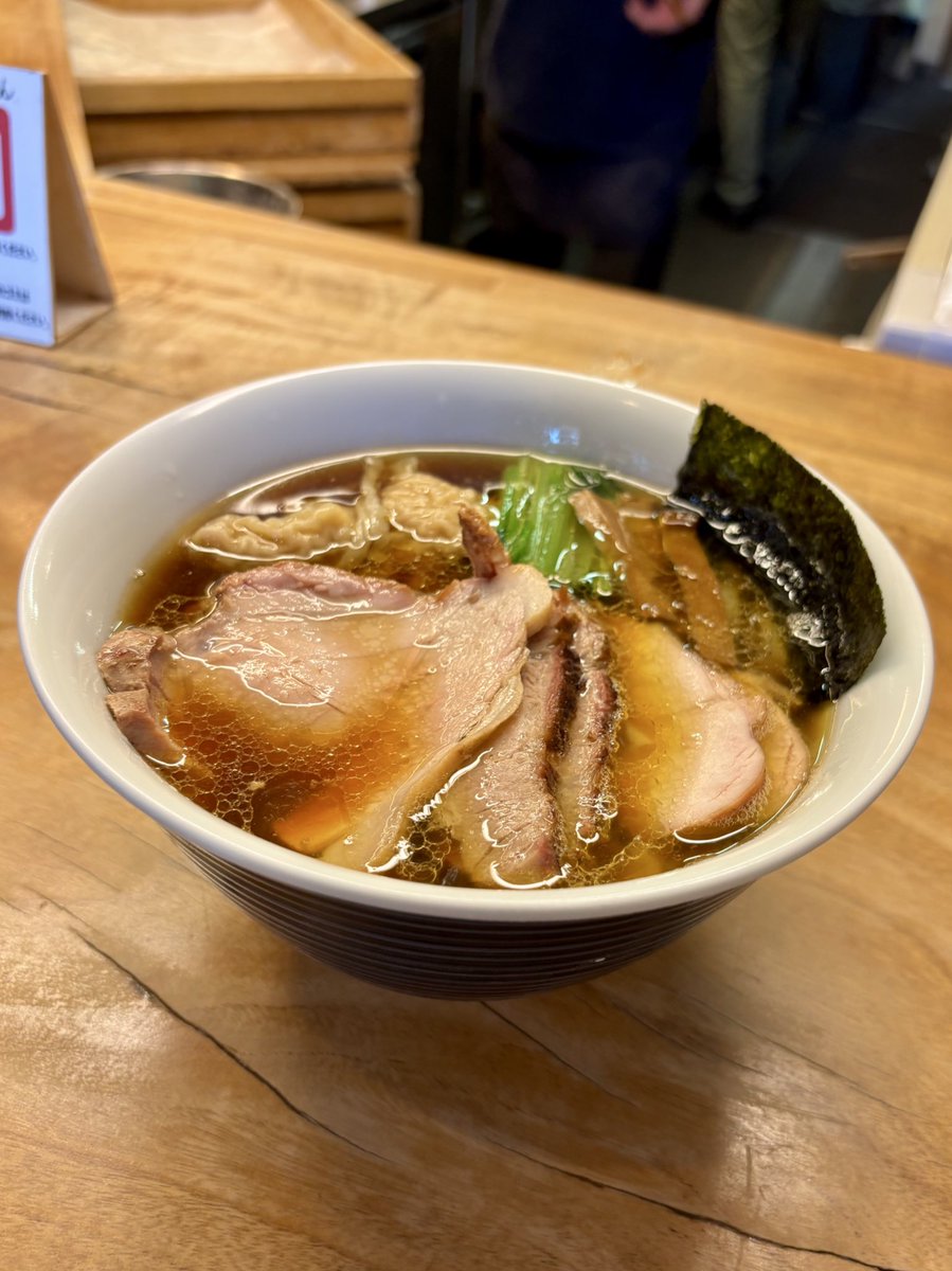【手打中華そば 一番いちばん】
東京都町田市@町田駅

・手打雲呑そば

四六時中、好きだし
夢の中へ連れて行きたいし
忘れられない Heart&amp;Soulだコレ🎶