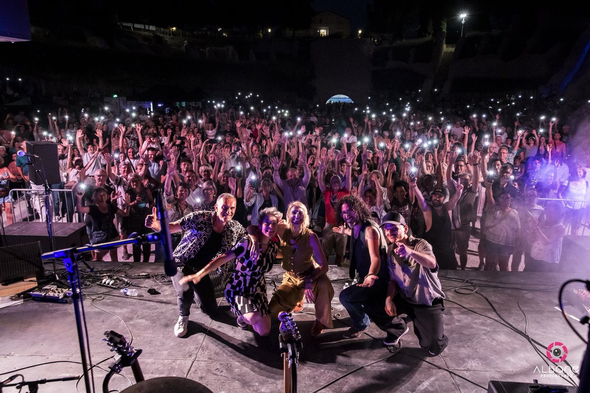 ❤️‍🔥 Revivez notre concert aux Arênes de Saintes !! Quel lieu magique et epoustouflant !!!❤️‍🔥

1300 mercis !!!🙏
C'était fou !

❤️‍🔥✌️