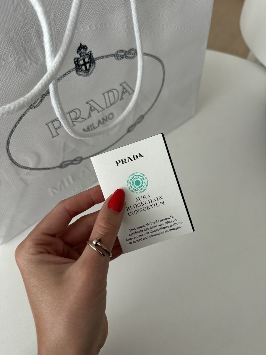 blockchain vs fake luxury goods market, pretty cool