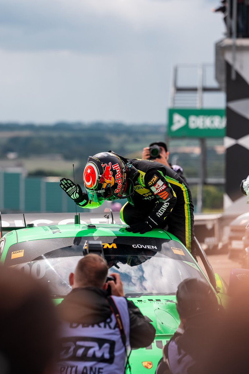 🚀 AYHANCAN BAM BAM GÜVEN 🚀

DTM Sachsenring'de 2 YARIŞ 2 GALİBİYET!

#RedBull #Kanatlandırııır