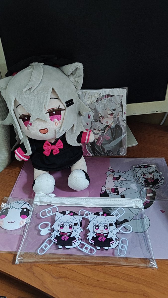 りる。先生（ <a href="/ookamiriru/">りる。🐺</a> ）宅の
りるちゃんぬいぐるみ着。

ふわもこでとてもかわゆい…！