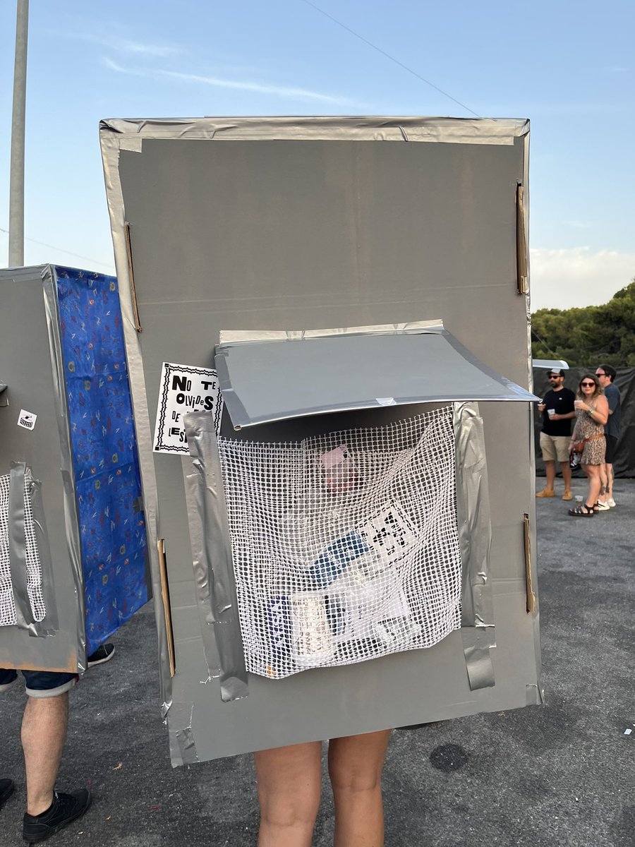 Los asientos de los Alsa, hasta con su mesilla incluida