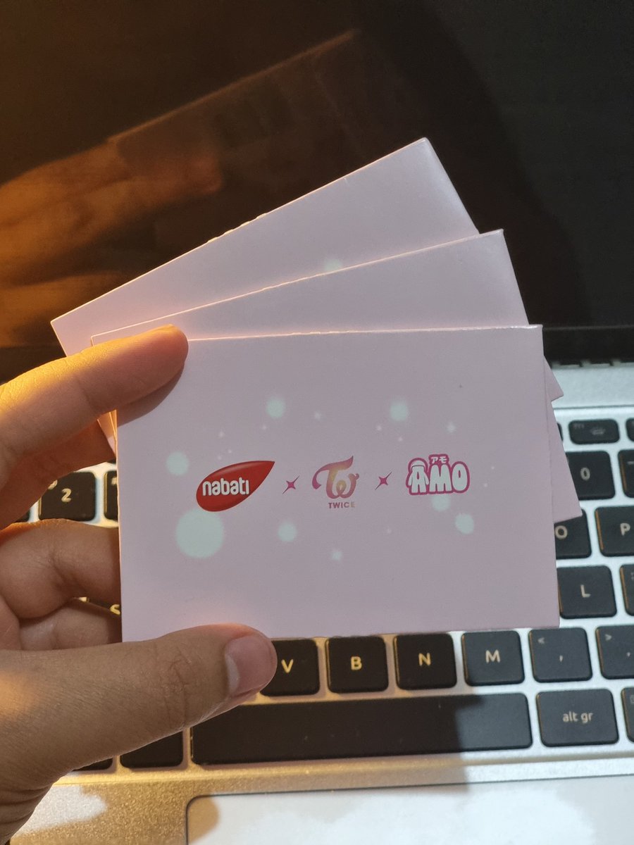 NotLikeEll's tweet image. Kocak, dari tiga idm cuma satu yg udah ada pcnya