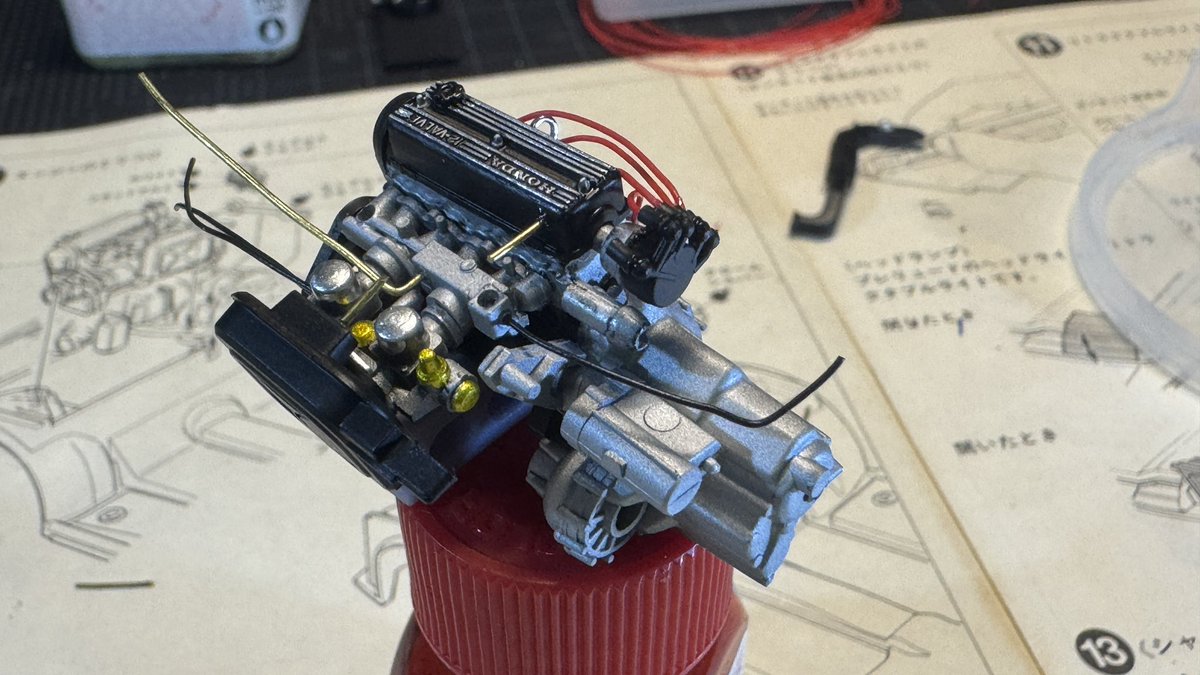 子供の頃上手く作れなかったもんだからやりたい放題やってます😂
CVCCエンジン！当時のホンダのエコなエンジン！

#タミヤ 
#プレリュード