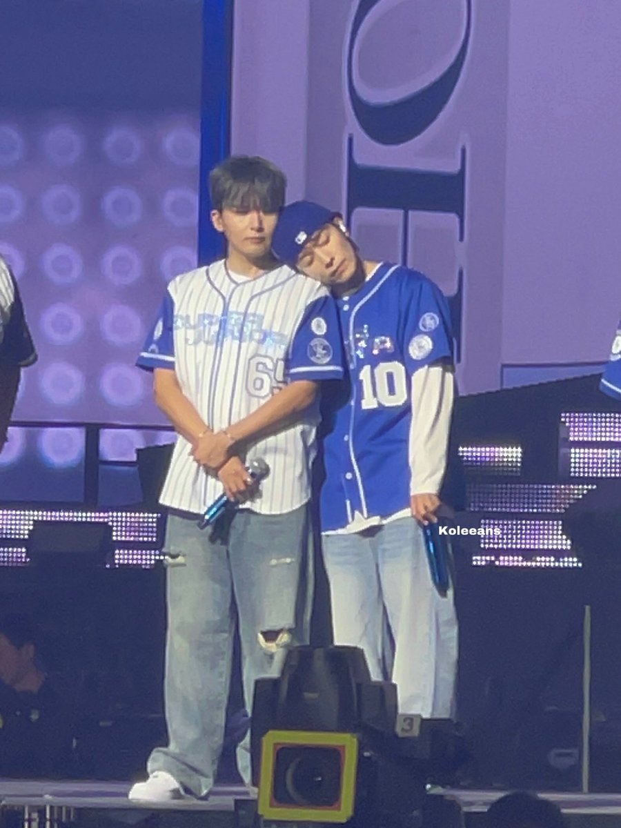 250824 SS10 DAY 3
Soft baby 🥲

#동해 #DONGHAE #려욱 #RYEOWOOK  #슈퍼주니어 #SUPERJUNIOR #SS10inSeoul