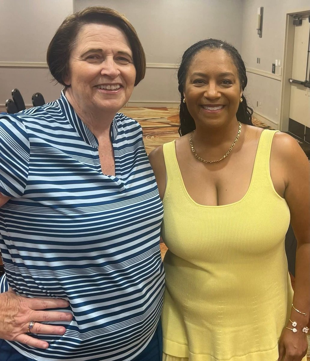 It was an honor to join the Democrats of the Desert in California. California Democrats are stepping up to help protect democracy and I'm proud to stand with them! 👏🏾