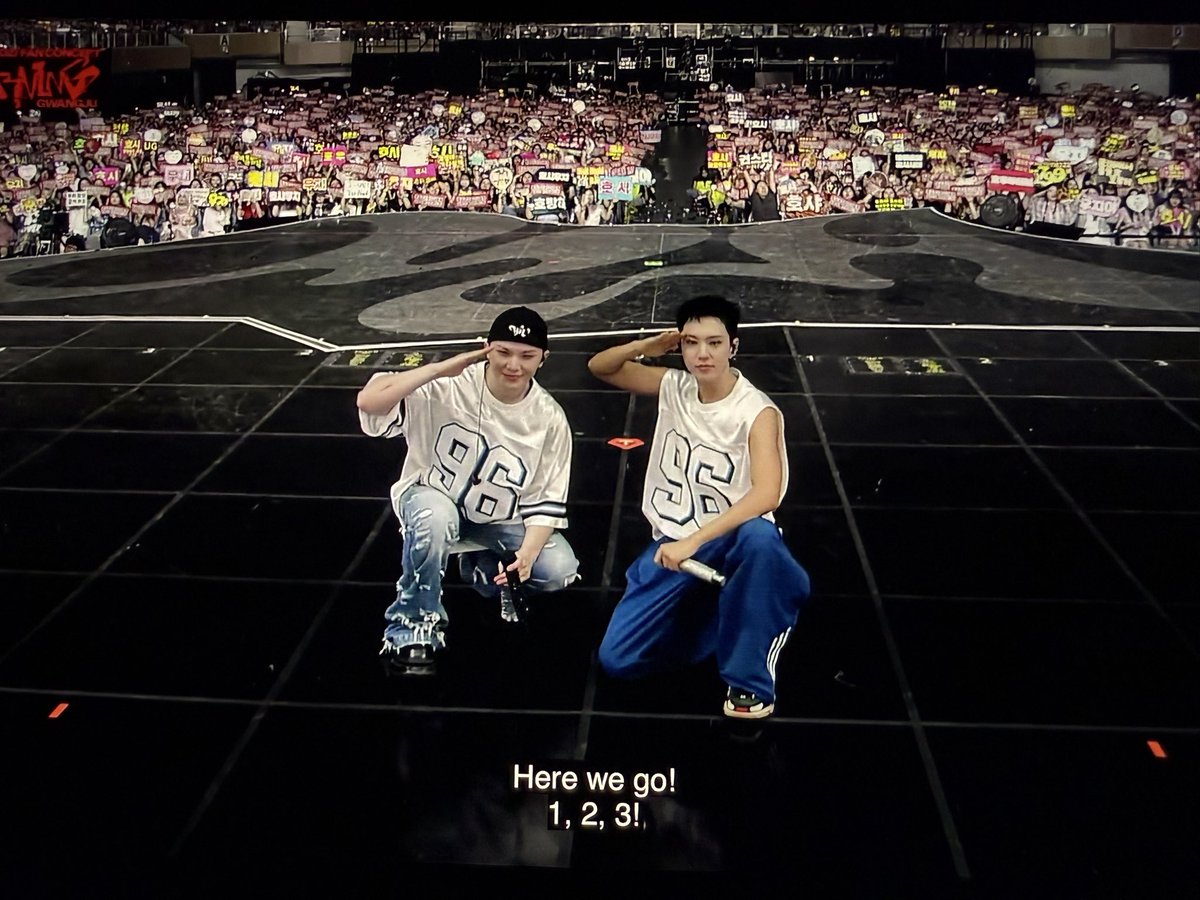 พี่อูจีพูดว่า เวลาที่กะรัตคิดถึงเซบ อย่างน้อยกะรัตก็ยังหาเซบในโซเชี่ยลได้ตลอด แต่พอเป็นเซบคิดถึงกะรัต เซบทำอะไรไม่ได้เลยนอกจากพวกเราจะไปหาเซบ แล้วโฮอูจะทำแบบนี้ไม่ได้ไปสักพัก(ตลอดการเข้ากรม) 😭😭กูร้องไห้หมาตายลอยน้ำ😭😭