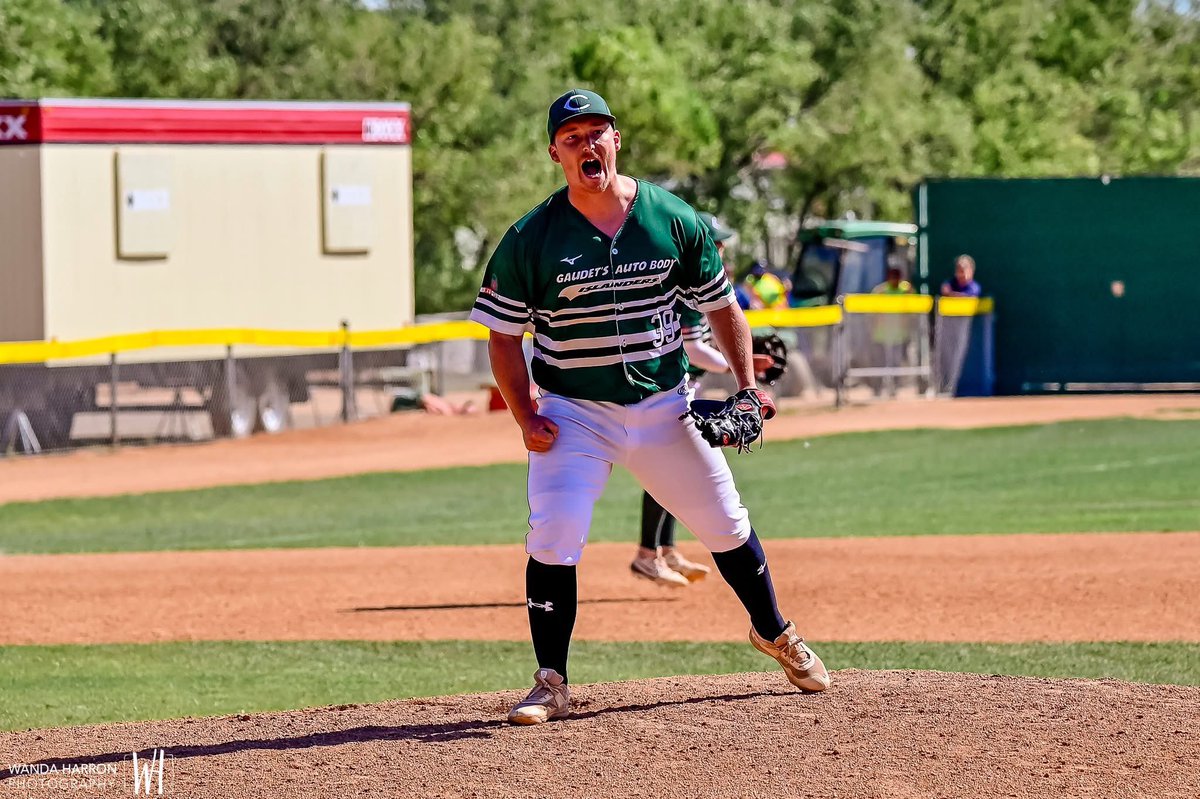 IslandersPEI's tweet photo. That Championship Sunday feeling 😎 

We'll go head-to-head with the host team in the semifinal today at 12:30, looking to punch our ticket to the gold medal game tonight.

Photos by Wanda Harron Photography. https://t.co/OJ6Ek3NuoY