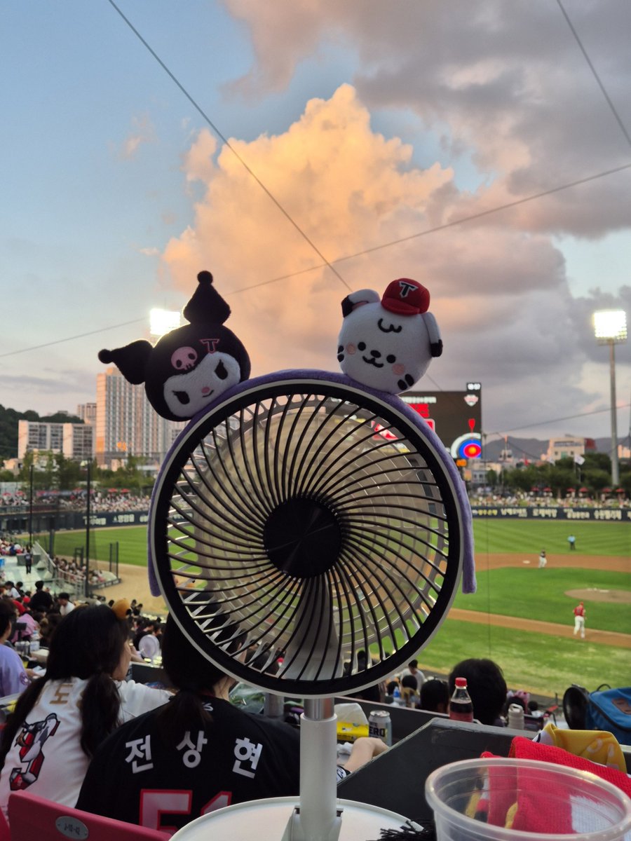 OfficialMONSTAX's tweet image. 오늘 불러주셔서 감사하고 앞으로 열심히 응원하겠습니다! 화이팅!!!🐯 #형원