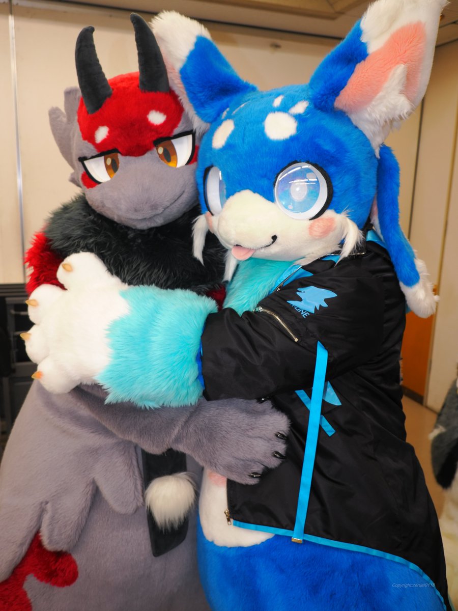 ハムねこくんちゃん(<a href="/hamuneko1/">ハムねこ🍣</a> )
きびくん(<a href="/kibidang0_cr/">きび</a> )
まだ圧が高くない

#ミニもふ
#ミニもふ20 
#ミニもふ20夏の陣