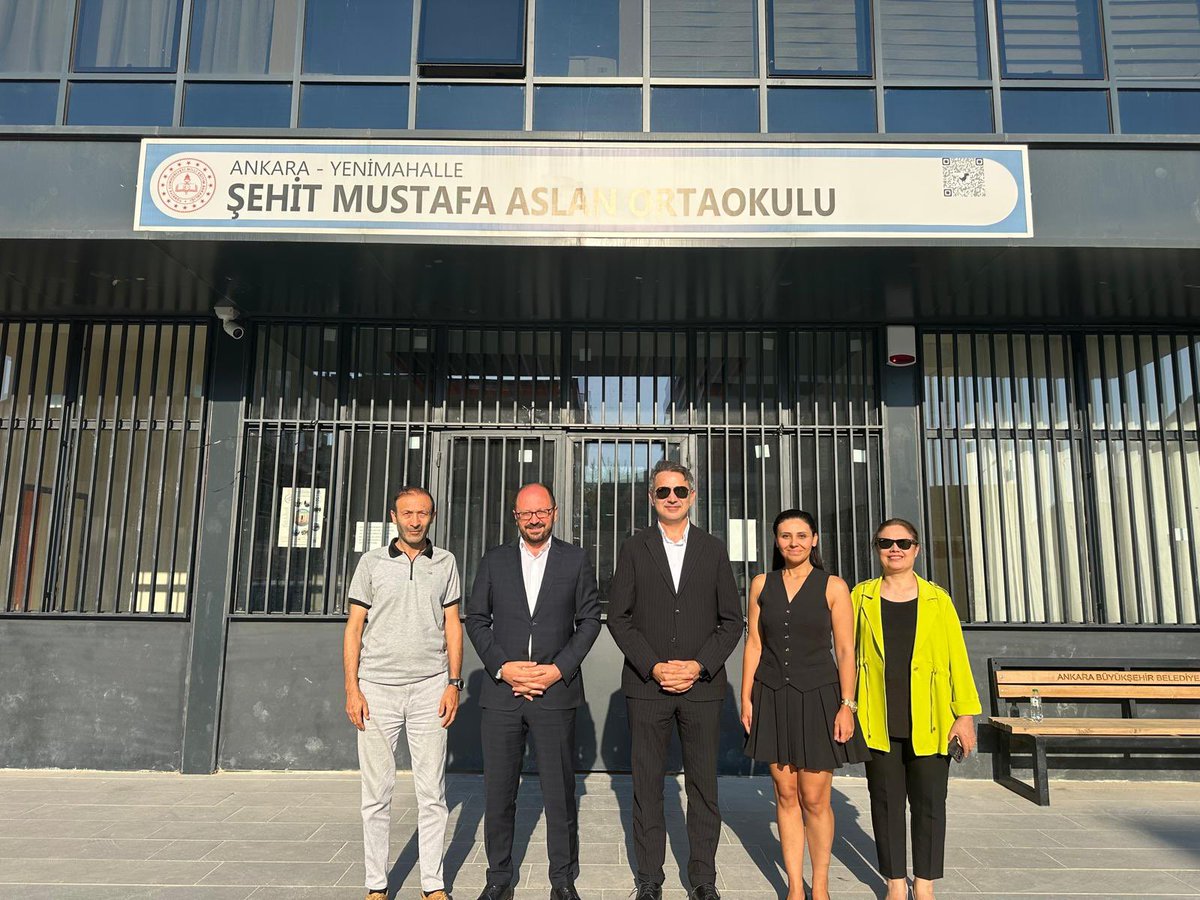 Kadir GÜNEŞ (@ebs_yenimahalle) on Twitter photo EBS Ankara 4 No’lu Şube Başkanı Tayfun Kütük ve yönetim kurulu üyeleri, sendikal çalışmalar kapsamında Şehit Mustafa Aslan Ortaokulu’nu ziyaret etti. Bşk. Tayfun Kütük, “Eğitimin asli unsuru olan öğretmenlerimizin yanında olmaya ve sorunları birlikte çözmeye devam edeceğiz,” dedi EBS Ankara 4 No’lu Şube Başkanı Tayfun Kütük ve yönetim kurulu üyeleri, sendikal çalışmalar kapsamında Şehit Mustafa Aslan Ortaokulu’nu ziyaret etti. Bşk. Tayfun Kütük, “Eğitimin asli unsuru olan öğretmenlerimizin yanında olmaya ve sorunları birlikte çözmeye devam edeceğiz,” dedi