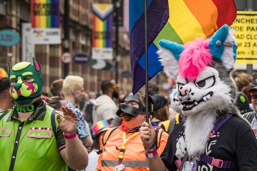 Had an amazing time at Manchester Pride in the parade with some good folks! 
<a href="/flyingasadragon/">Pup Halvor</a> <a href="/paw_cum/">Fuze⚡️</a>
