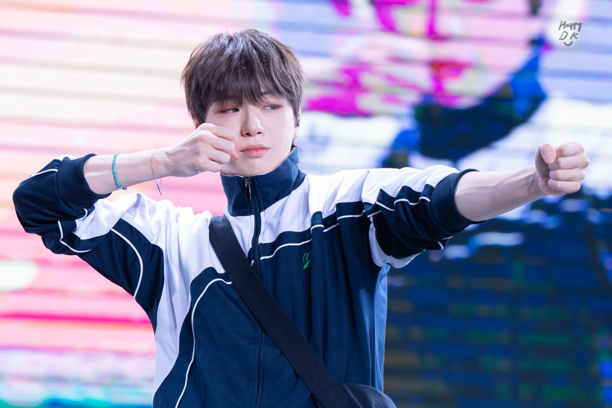 250824 KANGDANIEL FAN MEETING in CHENGDU Preview

자세 👍

#강다니엘 #KANGDANIEL
#姜丹尼尔 #カンダニエル