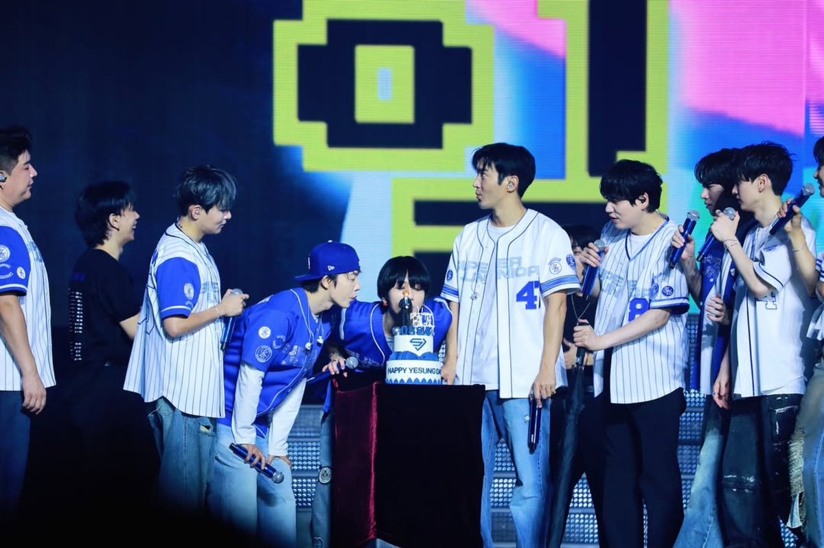 shfly3424's tweet image. Celebrating the final Super Show 10 in Seoul on my birthday feels even more special thanks to ELF. As I always say, thank you and I love you. @YESUNG_smtown
