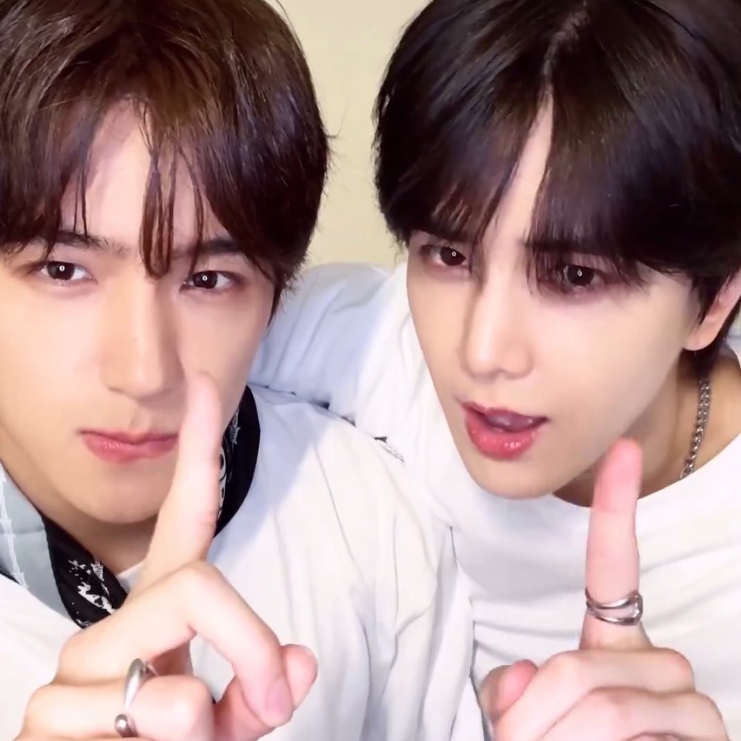 이건...
꿈이겠지...