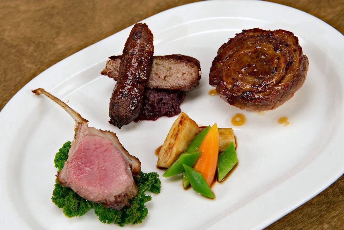 Good things come in threes! Hope you’re having a happy bank holiday weekend ☀️ 

#bankholiday #foodies