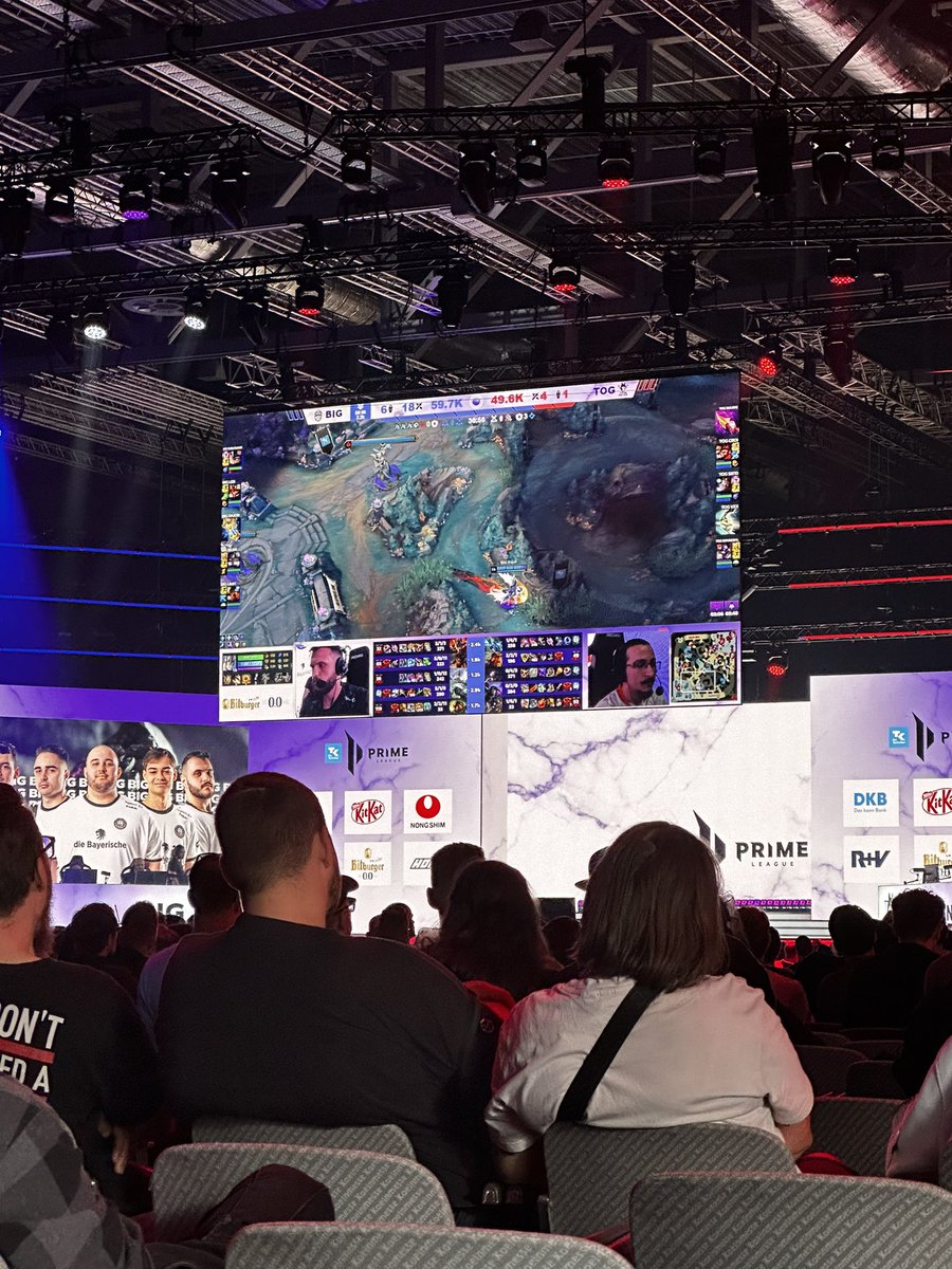 Benji__exe's tweet photo. Auf der Midlane Quickstaggern 💔 https://t.co/LMeqV2IoaI