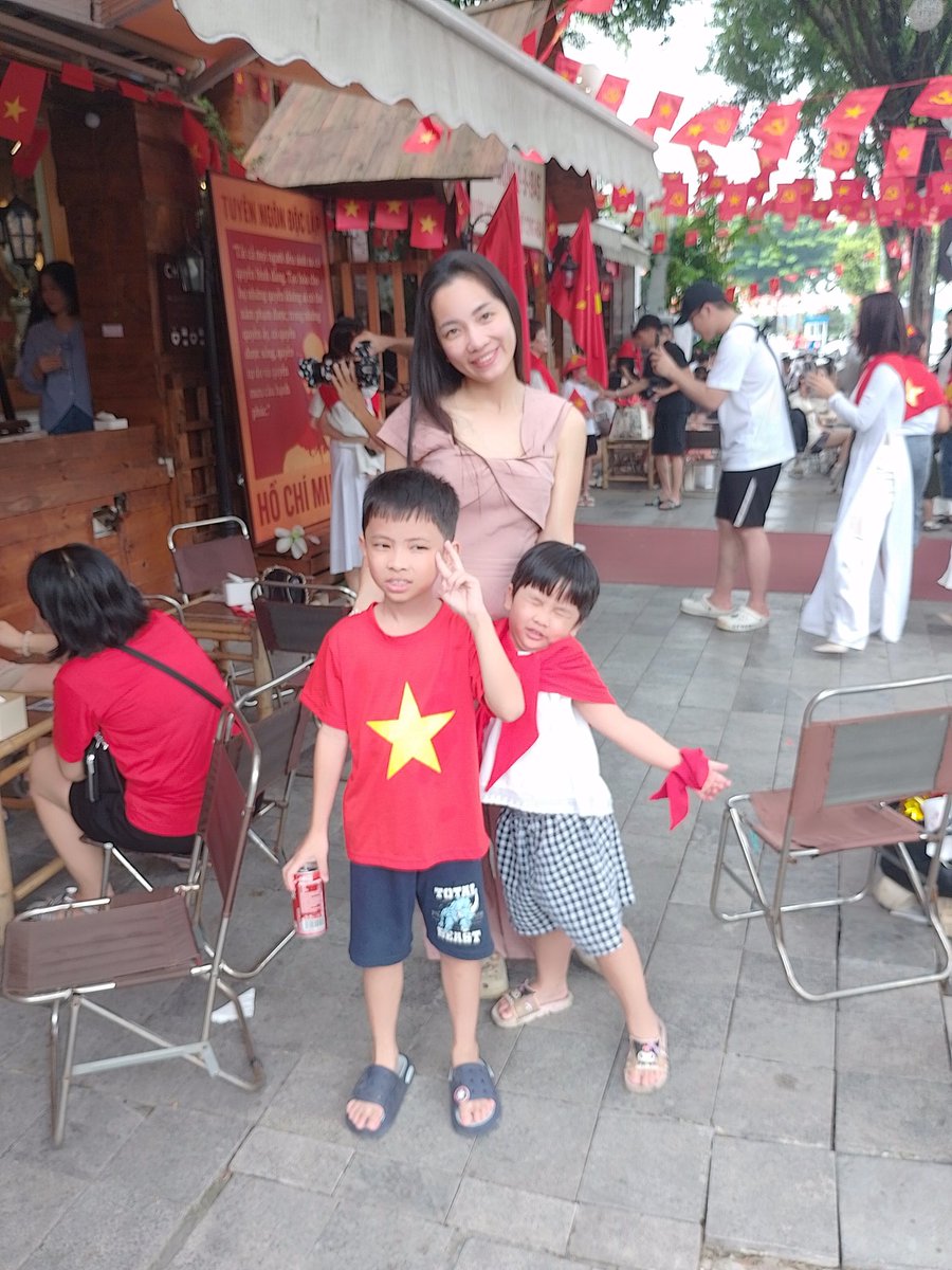 Kỷ niệm 80 năm Quốc Khánh nước Cộng Hoà Xã hội chủ nghĩa Việt Nam 2/9/1945-2/9/2025.
Lịch sử hào hùng của Dân Tộc được xây dựng nên bởi những người đã ngã xuống. Đã hy sinh xương máu để có ngày hôm nay.
#QuockhanhVietNam
#Hophoaydao