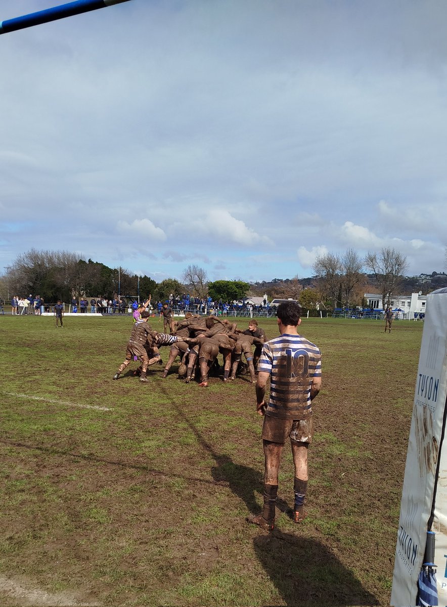 Talk about a mudbath! Heartbreak hotel Vs SACS with the visitors sneaking a try in the final seconds to burgle a draw. Lekker scrum pen or 2 for the voories though ... Just one to come! Amazing ...