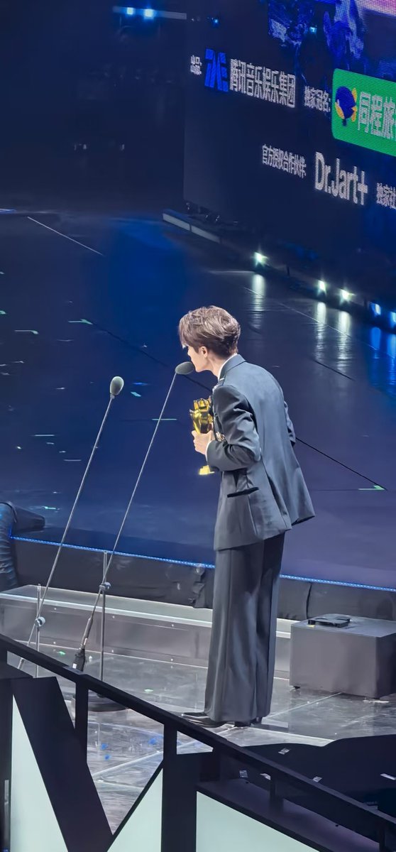 #檀健次 #TanJianci #ถานเจี้ยนซื่อ #단건차 
年度华语数字单曲檀健次《蒙娜丽莎》
恭喜檀老师🎉